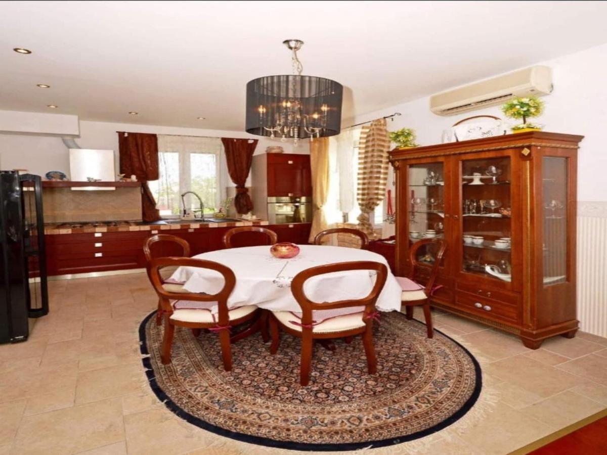 Apartment Villa Bepe Vranjic Екстериор снимка